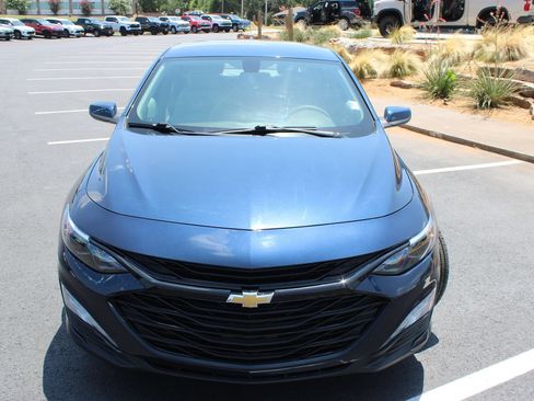 Used 2022 Chevrolet Malibu LT FWD image 3