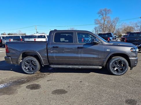 New 2026 RAM 1500 4x4 Crew Cab image 9