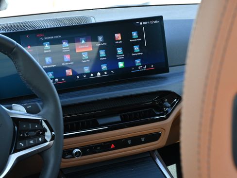Certified 2025 BMW 330i Sedan RWD image 24