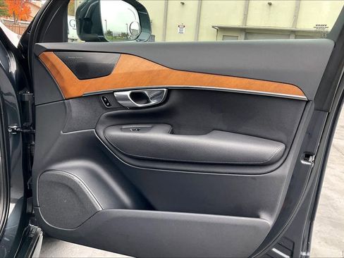 Used 2022 Volvo XC90 T8 Inscription Expression w/ Advanced Package image 27