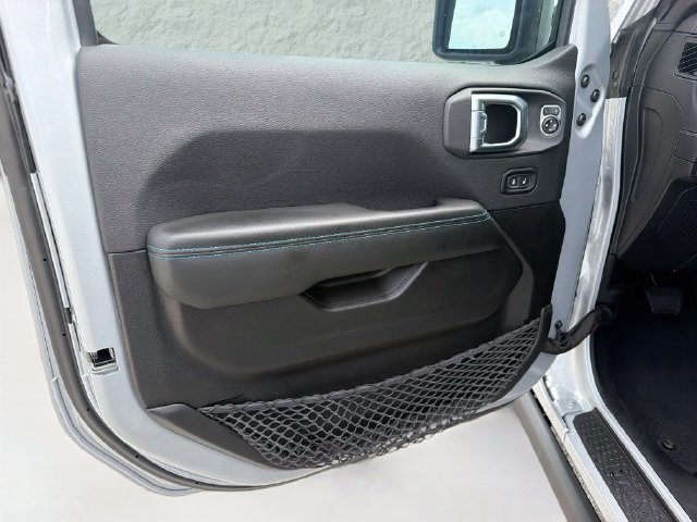 Used 2024 Jeep Wrangler Unlimited Rubicon 4xe AWD/4WD image 20