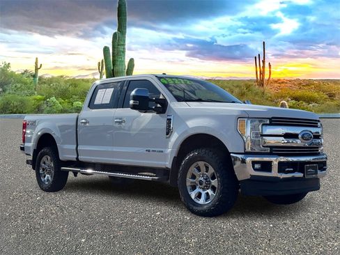 Used 2017 Ford F250 Lariat w/ Chrome Package image 2