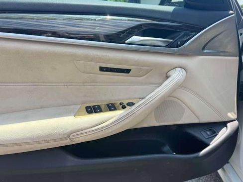 Used 2019 BMW 530i xDrive w/ Convenience Package image 15