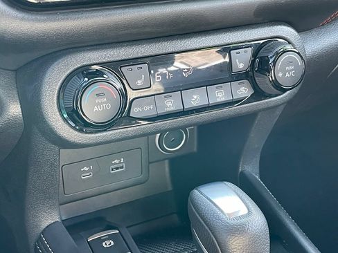 Certified 2023 Nissan Kicks SR w/ SR Premium Package FWD image 19