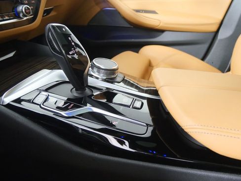 Certified 2023 BMW 530i w/ Premium Package image 24