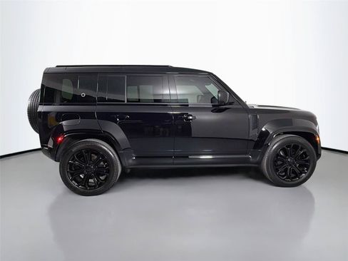 Used 2026 Land Rover Defender 110 OCTA AWD/4WD image 4