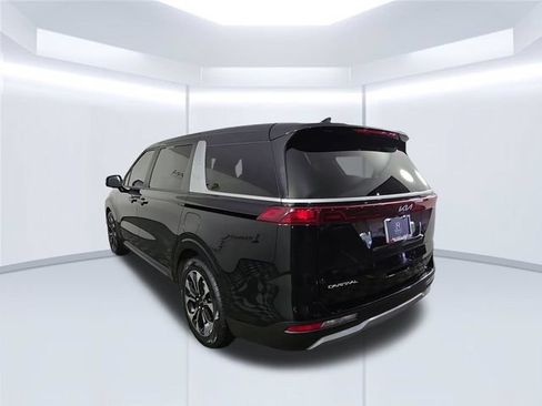 Used 2024 Kia Carnival EX FWD image 38