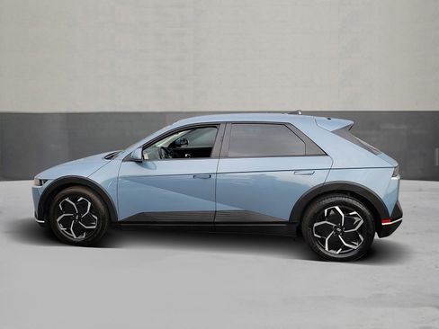 Used 2024 Hyundai Ioniq 5 SE image 3