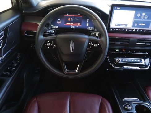 Used 2024 Lincoln Corsair Grand Touring image 26