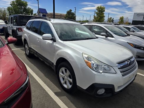Used 2013 Subaru Outback 2.5i Premium AWD/4WD image 7