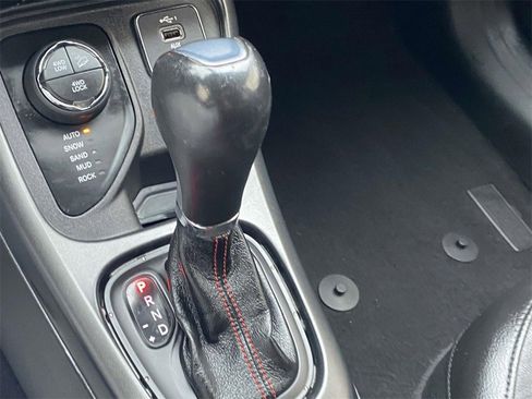 Used 2020 Jeep Compass Trailhawk image 28