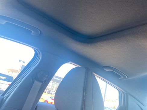 Used 2024 Hyundai Elantra SEL w/ Convenience Package image 3