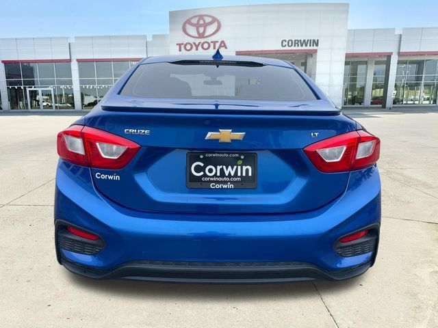 Used 2016 Chevrolet Cruze LT w/ Sun And Sound Package FWD image 4