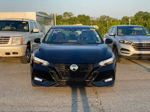 Used 2023 Nissan Sentra SR w/ Midnight Edition Package FWD image 2