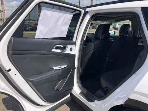 New 2025 Kia Sportage SX FWD image 13