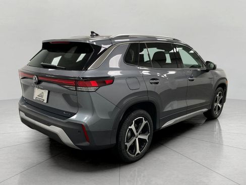 New 2026 Volkswagen Tiguan SE image 3