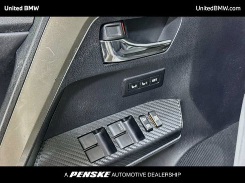 Used 2014 Toyota RAV4 Limited AWD/4WD image 10