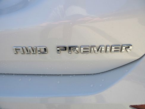 Used 2020 Chevrolet Equinox Premier AWD/4WD image 10