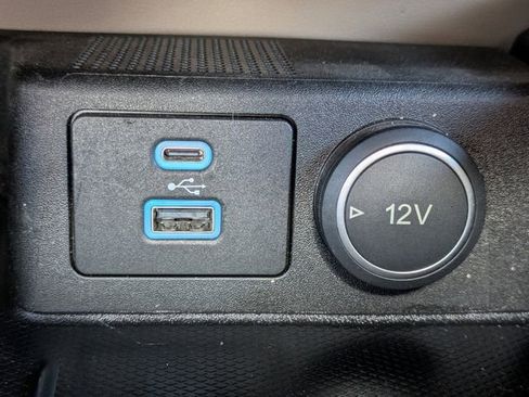 Used 2020 Ford Escape SE image 22