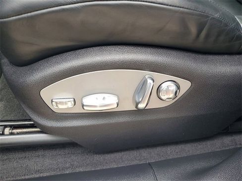 Used 2024 Porsche Macan w/ Premium Plus Package image 17