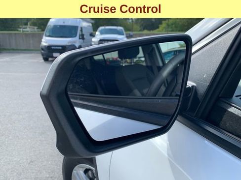 Used 2024 GMC Terrain SLE image 8