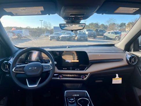 New 2026 Chevrolet Equinox ACTIV w/ Convenience Package III image 24