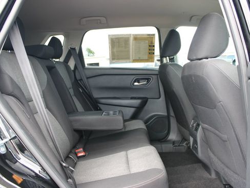 Used 2024 Nissan Rogue SV AWD/4WD image 31