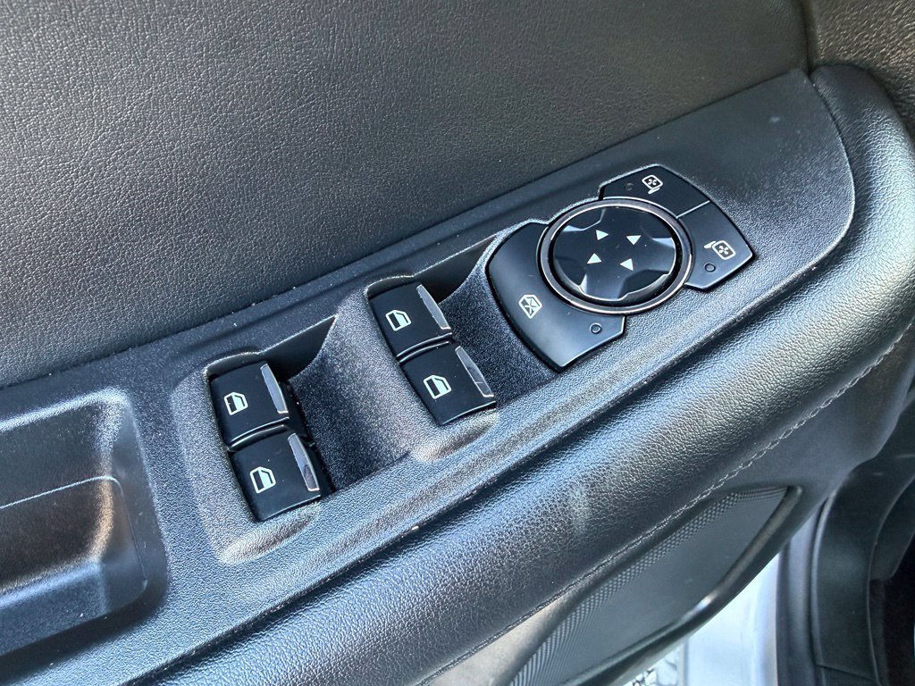 Used 2023 Ford Edge SEL AWD/4WD image 10