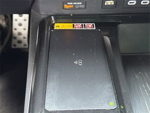 Used 2025 Toyota Camry SE image 22