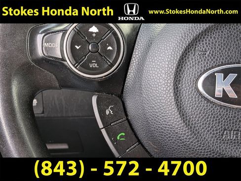 Used 2017 Kia Soul + image 23