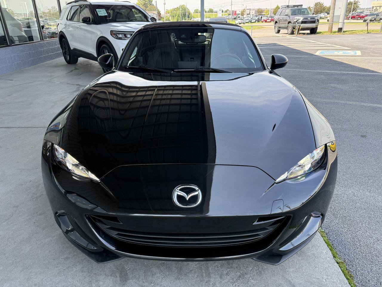 Used 2023 MAZDA MX-5 Miata Grand Touring w/ Weather Package RWD image 2