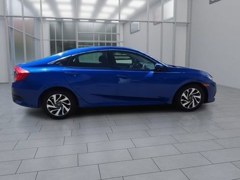 Used 2018 Honda Civic EX image 9