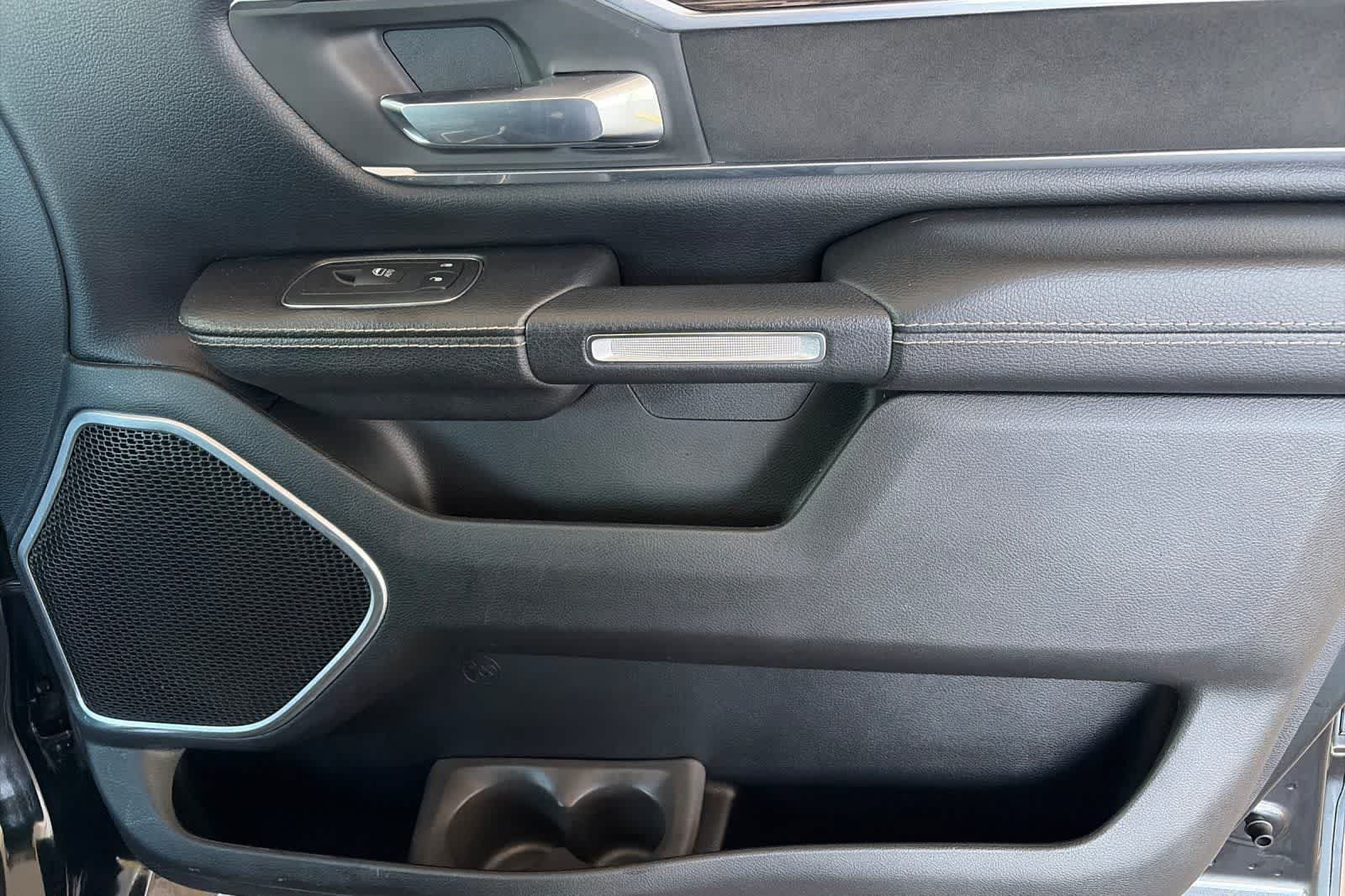 Used 2019 RAM 1500 Laramie AWD/4WD image 18