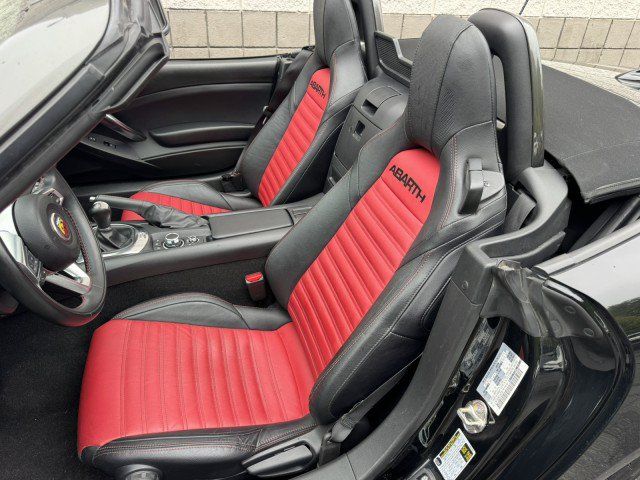 Used 2019 FIAT 124 Spider Abarth w/ Visibility Group RWD image 7