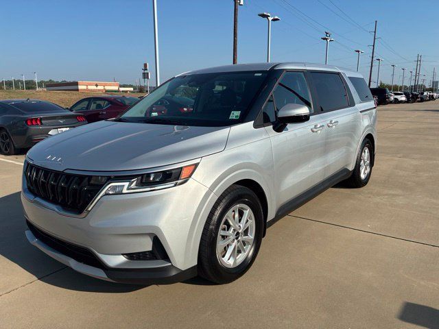 Used 2023 Kia Carnival LX FWD image 2