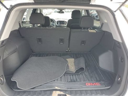 Certified 2024 GMC Terrain SLE w/ Driver Convenience Package FWD image 7