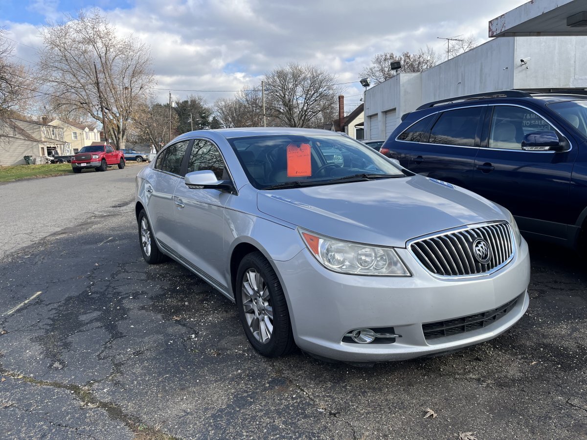 Used 2013 Buick LaCrosse Leather FWD image 2