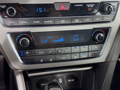 Used 2015 Hyundai Sonata Limited w/ Option Group 06 FWD image 18