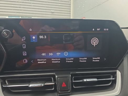 Used 2025 Chevrolet TrailBlazer LT AWD/4WD image 17