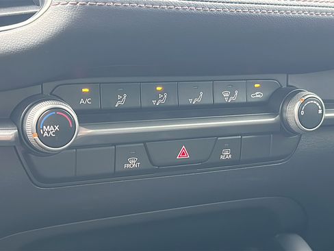 Used 2024 MAZDA MAZDA3 s image 31