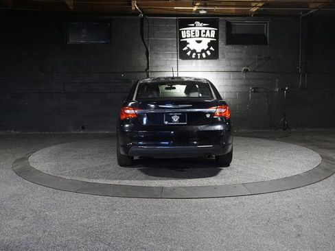 Used 2014 Chrysler 200 LX image 4