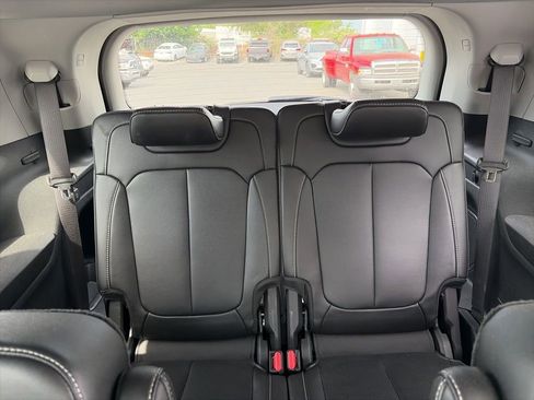 Used 2022 Jeep Grand Cherokee L Limited image 11