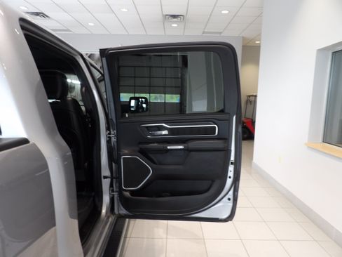 Used 2023 RAM 1500 Laramie AWD/4WD image 20