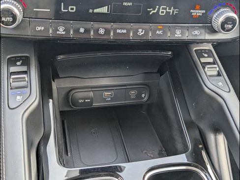 Certified 2023 Kia Telluride EX w/ EX Captain's Chair Package FWD image 16