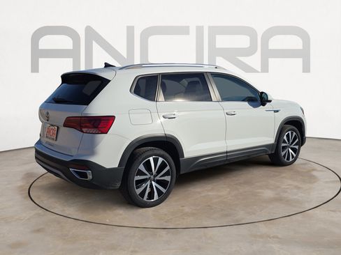 Certified 2024 Volkswagen Taos SE image 10