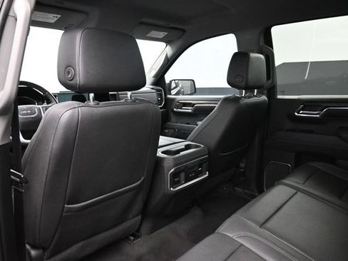 Used 2022 GMC Sierra 1500 SLT w/ SLT Convenience Package AWD/4WD image 18