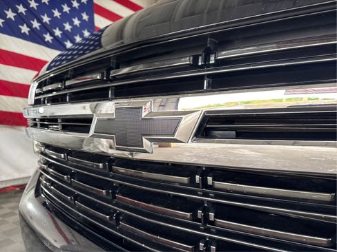 Used 2022 Chevrolet Suburban RST w/ Sport Performance Package AWD/4WD image 20