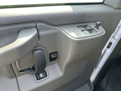 Used 2024 GMC Savana 2500 w/ Driver Convenience Package image 13