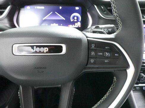 Used 2023 Jeep Grand Cherokee L Laredo AWD/4WD image 14
