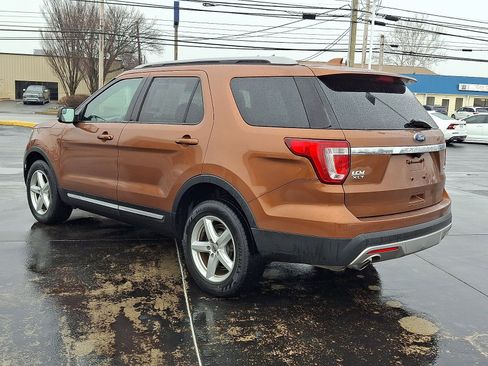 Used 2017 Ford Explorer XLT AWD/4WD image 6